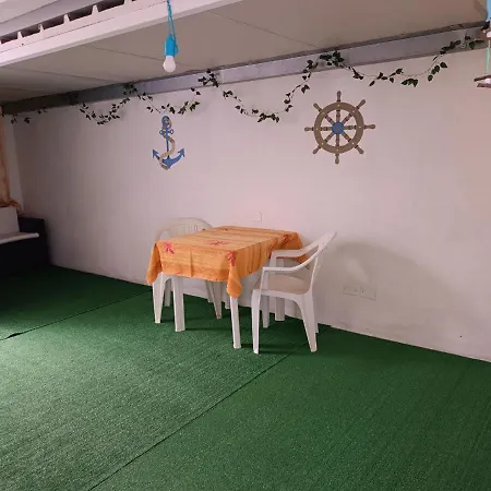 Blu Marine 公寓式酒店 里米尼